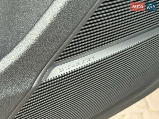 Ауді Q8 2019 у Рівному на Automoto.ua Чорний Ауді Q8, об'ємом двигуна 2.97 л та пробігом 179 тис. км за 53900 $, фото 107 на Automoto.ua