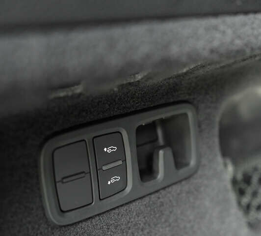 Черный Ауди Q8, объемом двигателя 3 л и пробегом 126 тыс. км за 49900 $, фото 86 на Automoto.ua