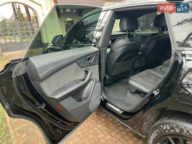 Черный Ауди Q8, объемом двигателя 3 л и пробегом 92 тыс. км за 63900 $, фото 102 на Automoto.ua