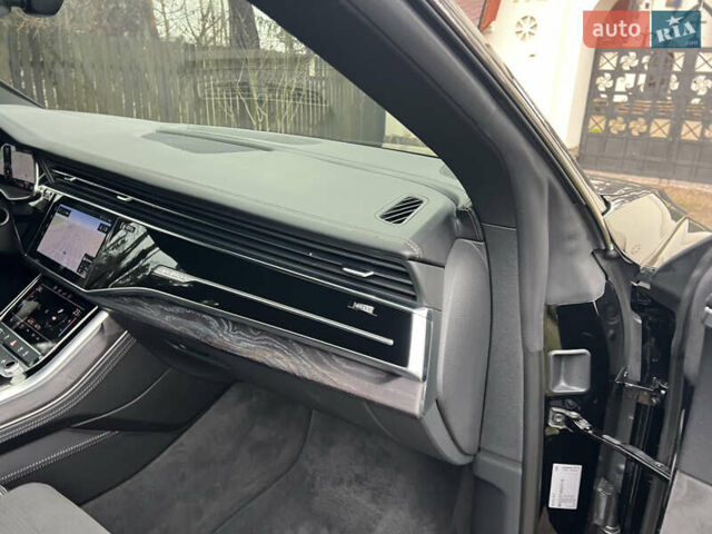 Черный Ауди Q8, объемом двигателя 3 л и пробегом 92 тыс. км за 63900 $, фото 122 на Automoto.ua