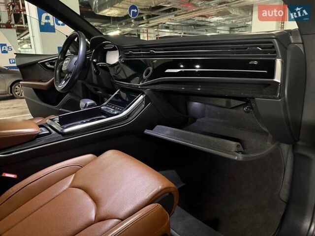 Черный Ауди Q8, объемом двигателя 3 л и пробегом 89 тыс. км за 52900 $, фото 6 на Automoto.ua