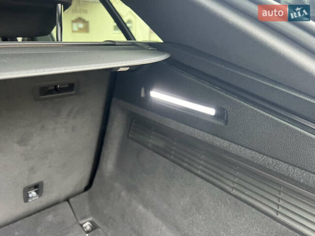 Черный Ауди Q8, объемом двигателя 3 л и пробегом 92 тыс. км за 63900 $, фото 48 на Automoto.ua