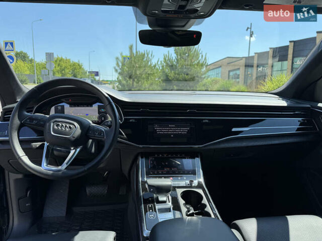 Черный Ауди Q8, объемом двигателя 3 л и пробегом 38 тыс. км за 59800 $, фото 6 на Automoto.ua