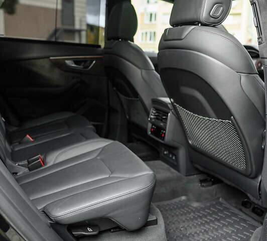 Черный Ауди Q8, объемом двигателя 3 л и пробегом 126 тыс. км за 49900 $, фото 90 на Automoto.ua