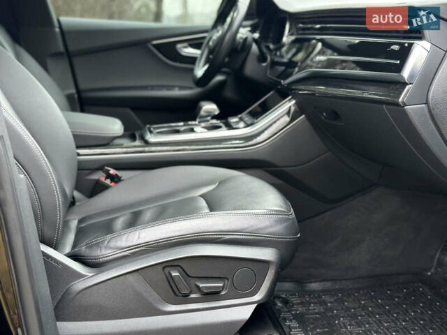 Чорний Ауді Q8, об'ємом двигуна 3 л та пробігом 115 тис. км за 43700 $, фото 35 на Automoto.ua