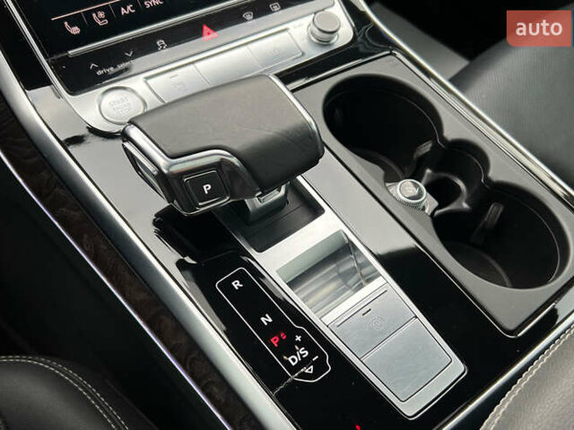 Черный Ауди Q8, объемом двигателя 3 л и пробегом 69 тыс. км за 62900 $, фото 18 на Automoto.ua