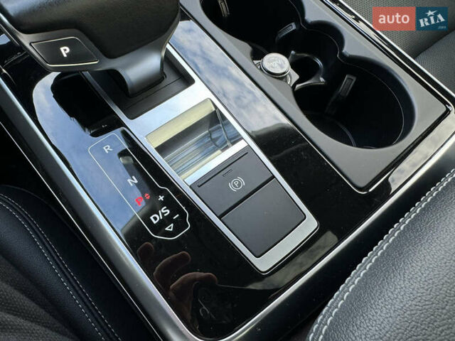 Чорний Ауді Q8, об'ємом двигуна 3 л та пробігом 137 тис. км за 57700 $, фото 60 на Automoto.ua