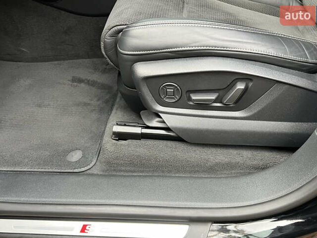 Черный Ауди Q8, объемом двигателя 3 л и пробегом 92 тыс. км за 63900 $, фото 66 на Automoto.ua