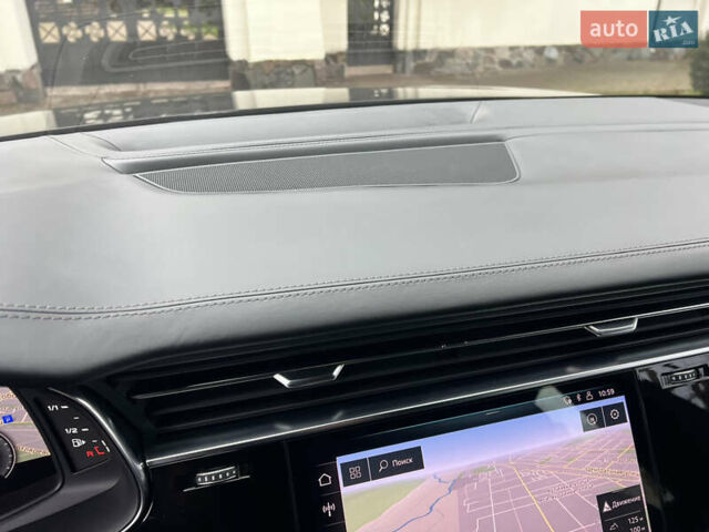 Черный Ауди Q8, объемом двигателя 3 л и пробегом 92 тыс. км за 63900 $, фото 88 на Automoto.ua