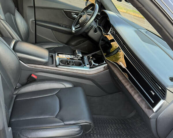 Черный Ауди Q8, объемом двигателя 3 л и пробегом 130 тыс. км за 62000 $, фото 10 на Automoto.ua