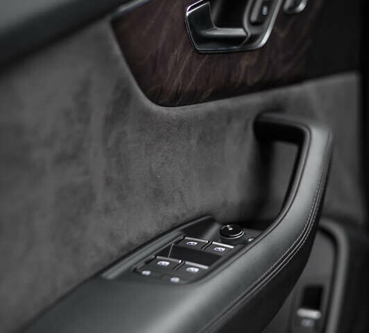 Черный Ауди Q8, объемом двигателя 3 л и пробегом 126 тыс. км за 49900 $, фото 30 на Automoto.ua