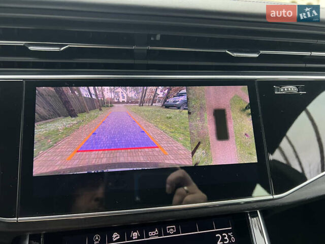 Черный Ауди Q8, объемом двигателя 3 л и пробегом 92 тыс. км за 63900 $, фото 140 на Automoto.ua