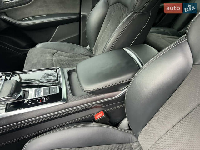 Черный Ауди Q8, объемом двигателя 3 л и пробегом 92 тыс. км за 63900 $, фото 72 на Automoto.ua