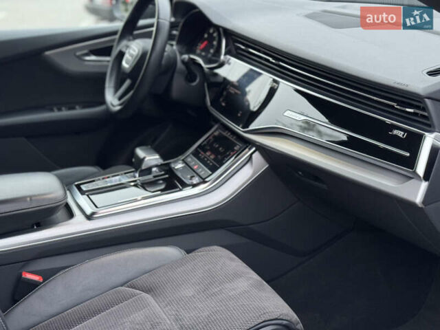 Чорний Ауді Q8, об'ємом двигуна 2.97 л та пробігом 88 тис. км за 52500 $, фото 34 на Automoto.ua