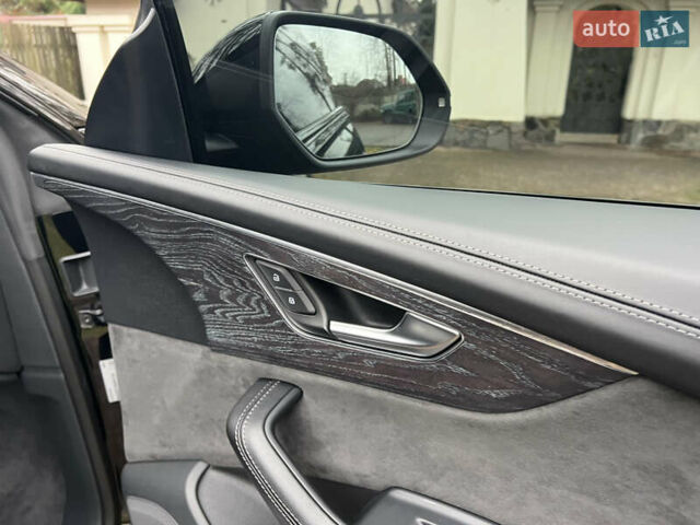 Черный Ауди Q8, объемом двигателя 3 л и пробегом 92 тыс. км за 63900 $, фото 121 на Automoto.ua