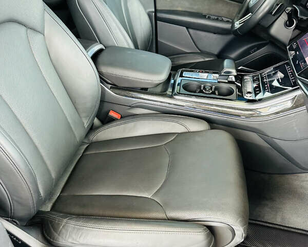 Черный Ауди Q8, объемом двигателя 3 л и пробегом 142 тыс. км за 49900 $, фото 22 на Automoto.ua