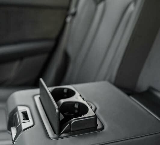 Черный Ауди Q8, объемом двигателя 3 л и пробегом 126 тыс. км за 49900 $, фото 102 на Automoto.ua