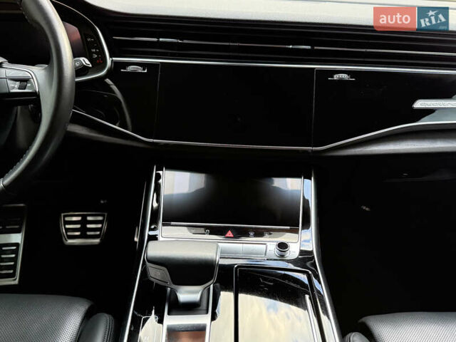 Ауді Q8 2019 у Рівному на Automoto.ua Чорний Ауді Q8, об'ємом двигуна 2.97 л та пробігом 179 тис. км за 53900 $, фото 62 на Automoto.ua