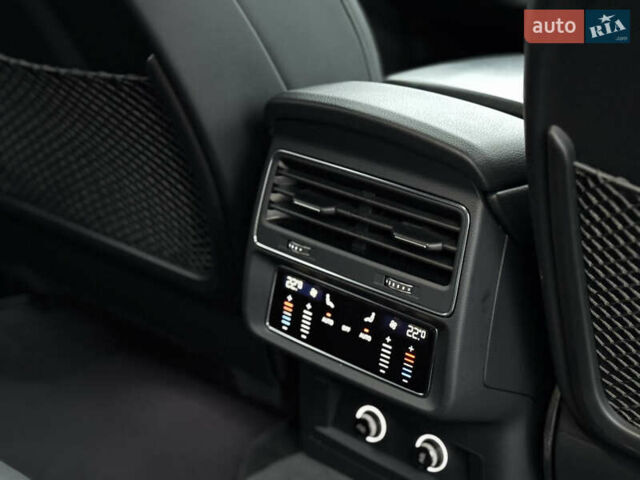 Чорний Ауді Q8, об'ємом двигуна 2.97 л та пробігом 88 тис. км за 52500 $, фото 40 на Automoto.ua
