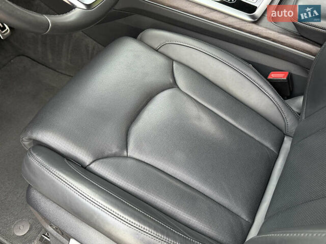 Ауді Q8 2019 у Рівному на Automoto.ua Чорний Ауді Q8, об'ємом двигуна 2.97 л та пробігом 179 тис. км за 53900 $, фото 102 на Automoto.ua