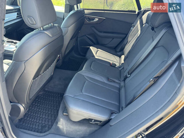 Черный Ауди Q8, объемом двигателя 3 л и пробегом 38 тыс. км за 59800 $, фото 16 на Automoto.ua