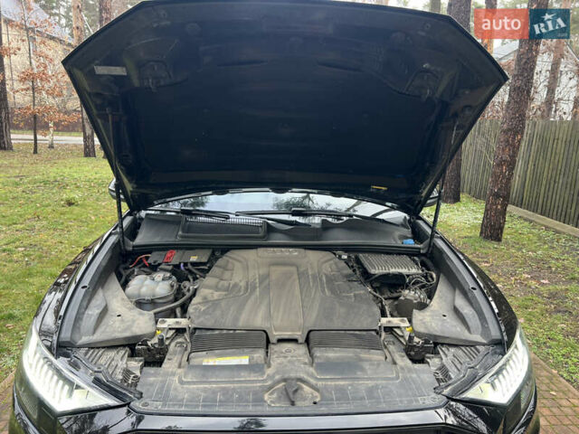 Черный Ауди Q8, объемом двигателя 3 л и пробегом 92 тыс. км за 63900 $, фото 49 на Automoto.ua