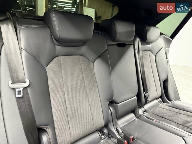Ауді Q8 2019 у Києві на Automoto.ua Чорний Ауді Q8, об'ємом двигуна 3 л та пробігом 71 тис. км за 62500 $, фото 46 на Automoto.ua