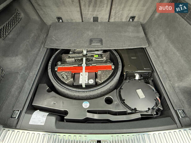 Ауді Q8 2019 у Рівному на Automoto.ua Чорний Ауді Q8, об'ємом двигуна 2.97 л та пробігом 179 тис. км за 53900 $, фото 86 на Automoto.ua