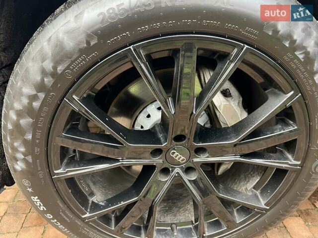 Черный Ауди Q8, объемом двигателя 3 л и пробегом 92 тыс. км за 63900 $, фото 144 на Automoto.ua