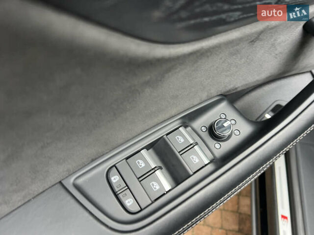 Черный Ауди Q8, объемом двигателя 3 л и пробегом 92 тыс. км за 63900 $, фото 101 на Automoto.ua