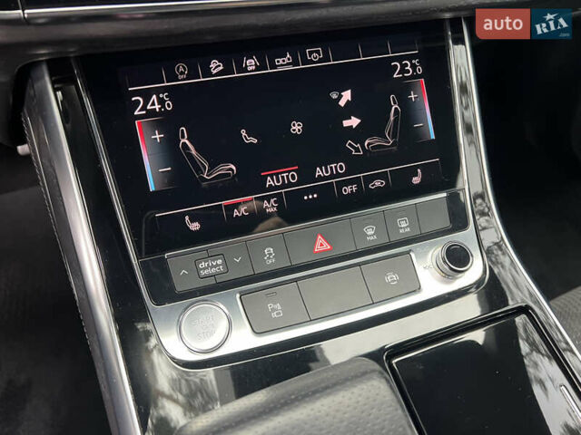 Черный Ауди Q8, объемом двигателя 3 л и пробегом 92 тыс. км за 63900 $, фото 91 на Automoto.ua