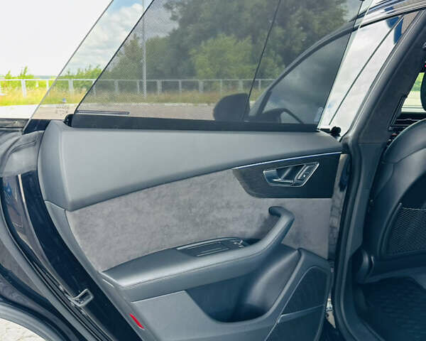 Черный Ауди Q8, объемом двигателя 3 л и пробегом 142 тыс. км за 49900 $, фото 32 на Automoto.ua