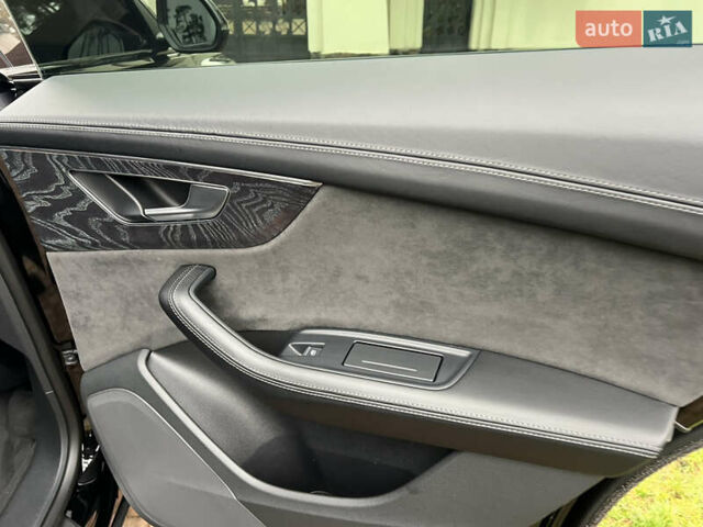 Черный Ауди Q8, объемом двигателя 3 л и пробегом 92 тыс. км за 63900 $, фото 116 на Automoto.ua