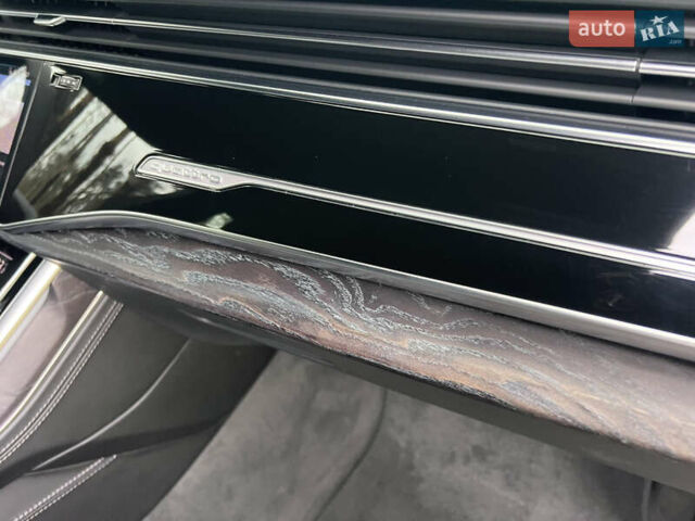 Черный Ауди Q8, объемом двигателя 3 л и пробегом 92 тыс. км за 63900 $, фото 133 на Automoto.ua