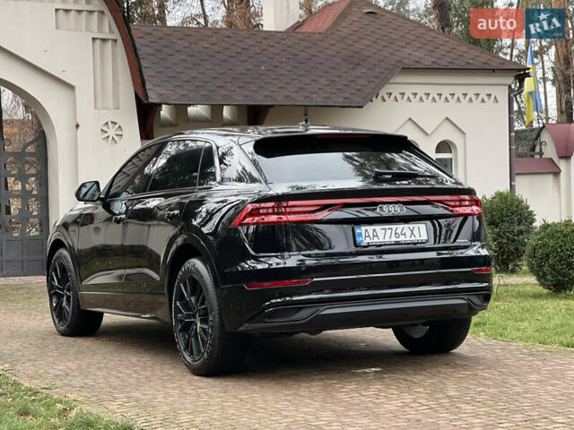 Черный Ауди Q8, объемом двигателя 3 л и пробегом 92 тыс. км за 63900 $, фото 1 на Automoto.ua