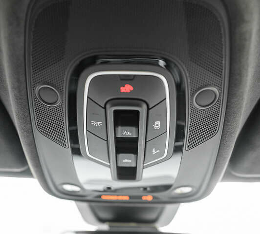 Черный Ауди Q8, объемом двигателя 3 л и пробегом 126 тыс. км за 49900 $, фото 49 на Automoto.ua