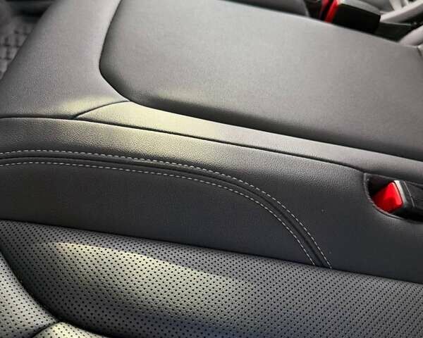 Черный Ауди Q8, объемом двигателя 3 л и пробегом 159 тыс. км за 50000 $, фото 11 на Automoto.ua