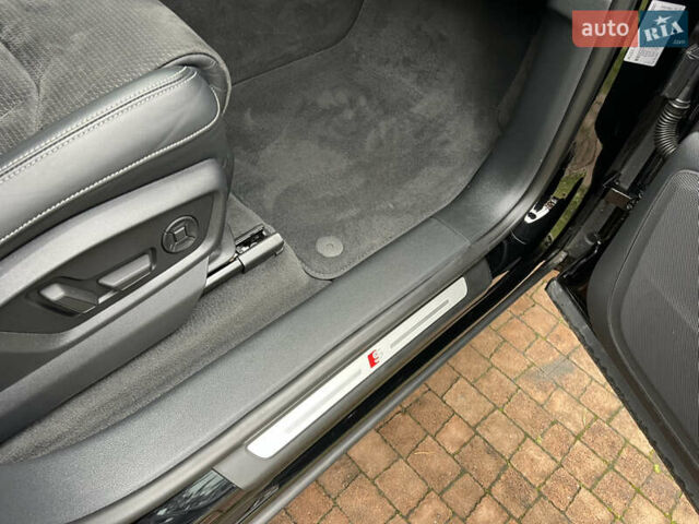 Черный Ауди Q8, объемом двигателя 3 л и пробегом 92 тыс. км за 63900 $, фото 124 на Automoto.ua