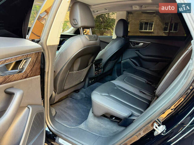 Черный Ауди Q8, объемом двигателя 3 л и пробегом 100 тыс. км за 49500 $, фото 14 на Automoto.ua