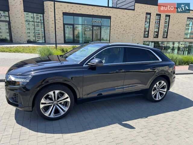 Черный Ауди Q8, объемом двигателя 3 л и пробегом 38 тыс. км за 59800 $, фото 1 на Automoto.ua