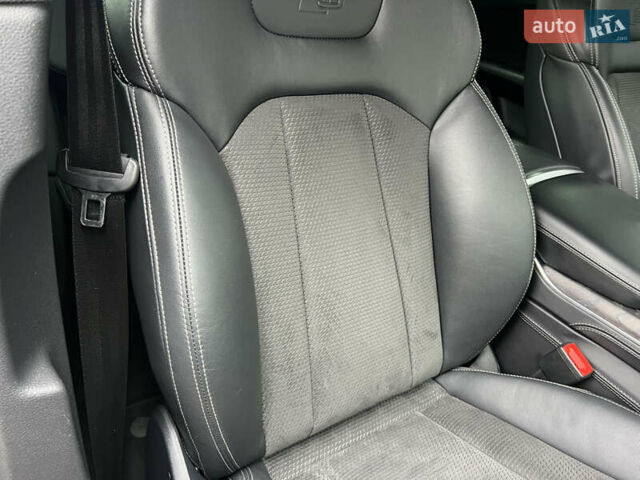 Черный Ауди Q8, объемом двигателя 3 л и пробегом 92 тыс. км за 63900 $, фото 128 на Automoto.ua