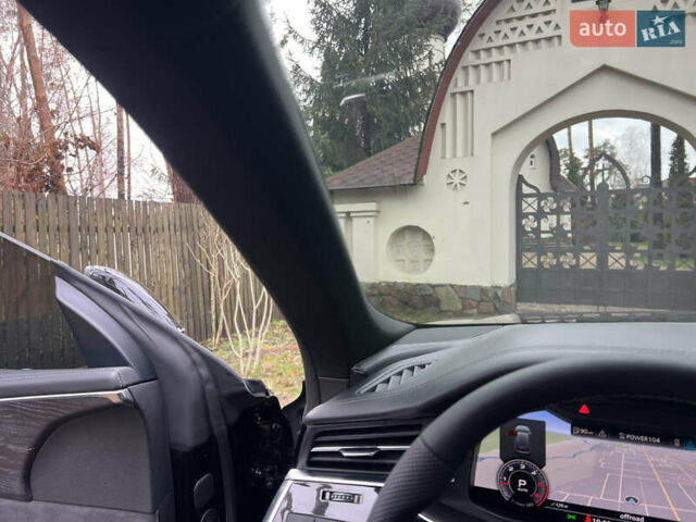 Черный Ауди Q8, объемом двигателя 3 л и пробегом 92 тыс. км за 63900 $, фото 89 на Automoto.ua