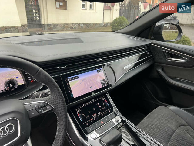 Черный Ауди Q8, объемом двигателя 3 л и пробегом 92 тыс. км за 63900 $, фото 94 на Automoto.ua