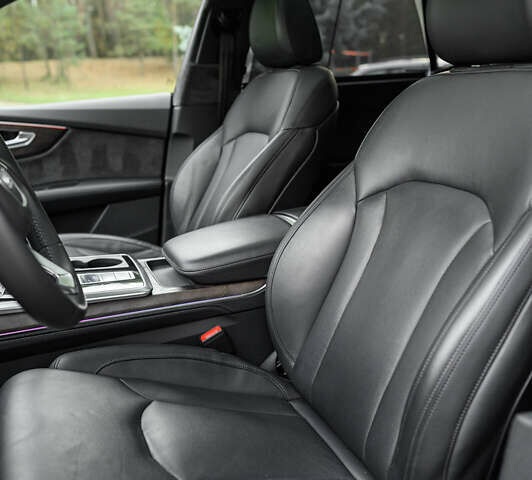 Черный Ауди Q8, объемом двигателя 3 л и пробегом 126 тыс. км за 49900 $, фото 60 на Automoto.ua