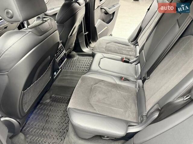 Ауді Q8 2019 у Києві на Automoto.ua Чорний Ауді Q8, об'ємом двигуна 3 л та пробігом 71 тис. км за 62500 $, фото 38 на Automoto.ua