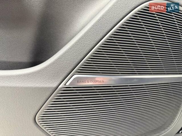 Ауді Q8 2019 у Києві на Automoto.ua Чорний Ауді Q8, об'ємом двигуна 3 л та пробігом 71 тис. км за 62500 $, фото 35 на Automoto.ua