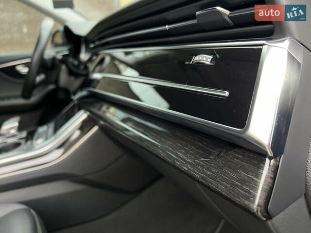 Черный Ауди Q8, объемом двигателя 3 л и пробегом 53 тыс. км за 48500 $, фото 51 на Automoto.ua