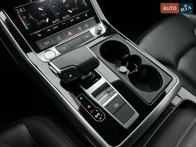 Черный Ауди Q8, объемом двигателя 3 л и пробегом 53 тыс. км за 48500 $, фото 58 на Automoto.ua