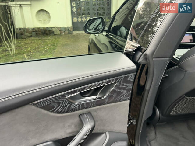 Черный Ауди Q8, объемом двигателя 3 л и пробегом 92 тыс. км за 63900 $, фото 109 на Automoto.ua