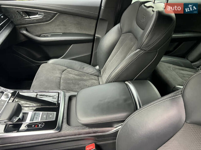 Черный Ауди Q8, объемом двигателя 3 л и пробегом 92 тыс. км за 63900 $, фото 81 на Automoto.ua